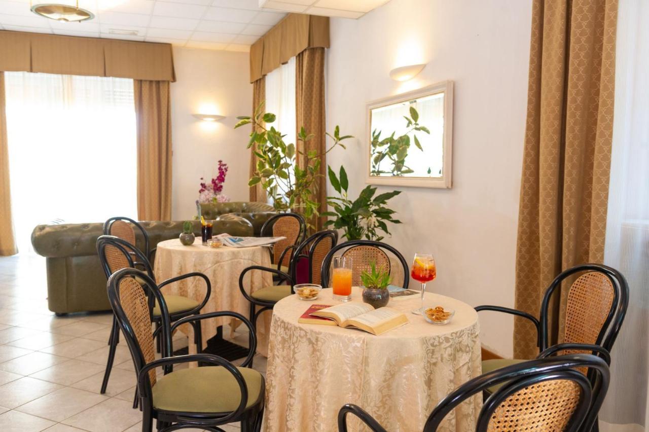 Sirena Hotel 3*